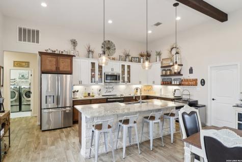 311 Abrego Lake Floresville TX 78114