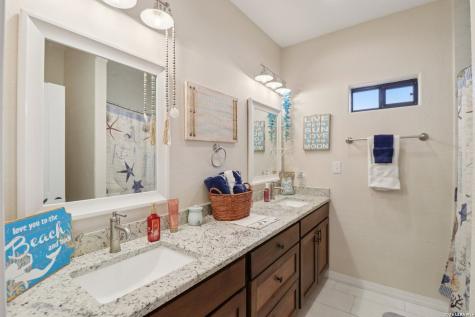 311 Abrego Lake Floresville TX 78114