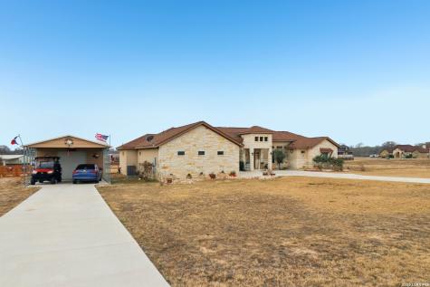 311 Abrego Lake Floresville TX 78114