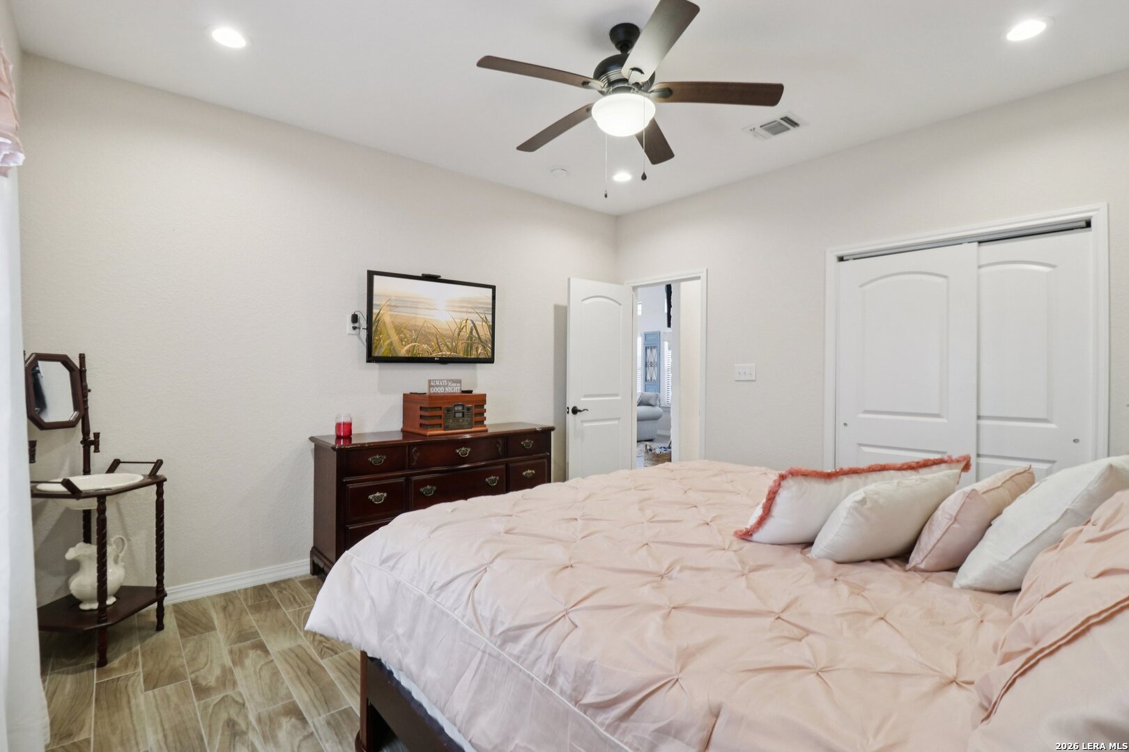 311 Abrego Lake Floresville TX 78114