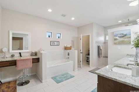 311 Abrego Lake Floresville TX 78114