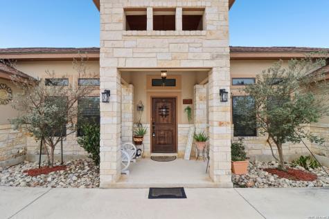 311 Abrego Lake Floresville TX 78114