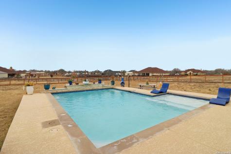 311 Abrego Lake Floresville TX 78114