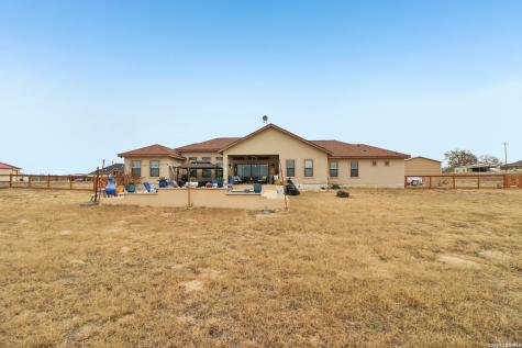 311 Abrego Lake Floresville TX 78114