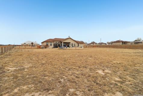 311 Abrego Lake Floresville TX 78114