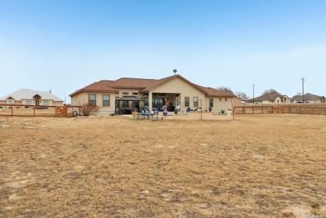 311 Abrego Lake Floresville TX 78114