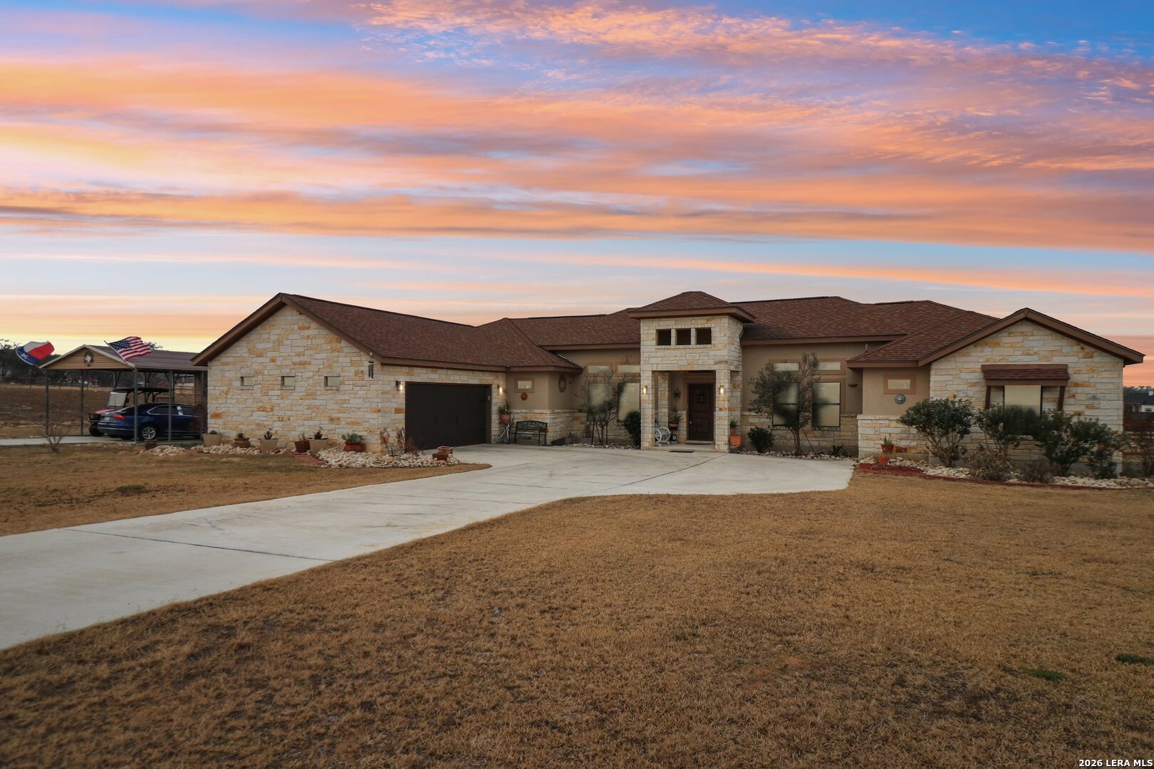 311 Abrego Lake Floresville TX 78114