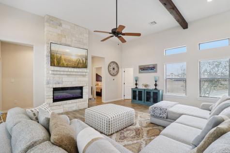 311 Abrego Lake Floresville TX 78114