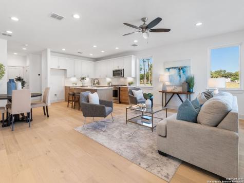 554 Mcmonigal Place San Antonio TX 78210