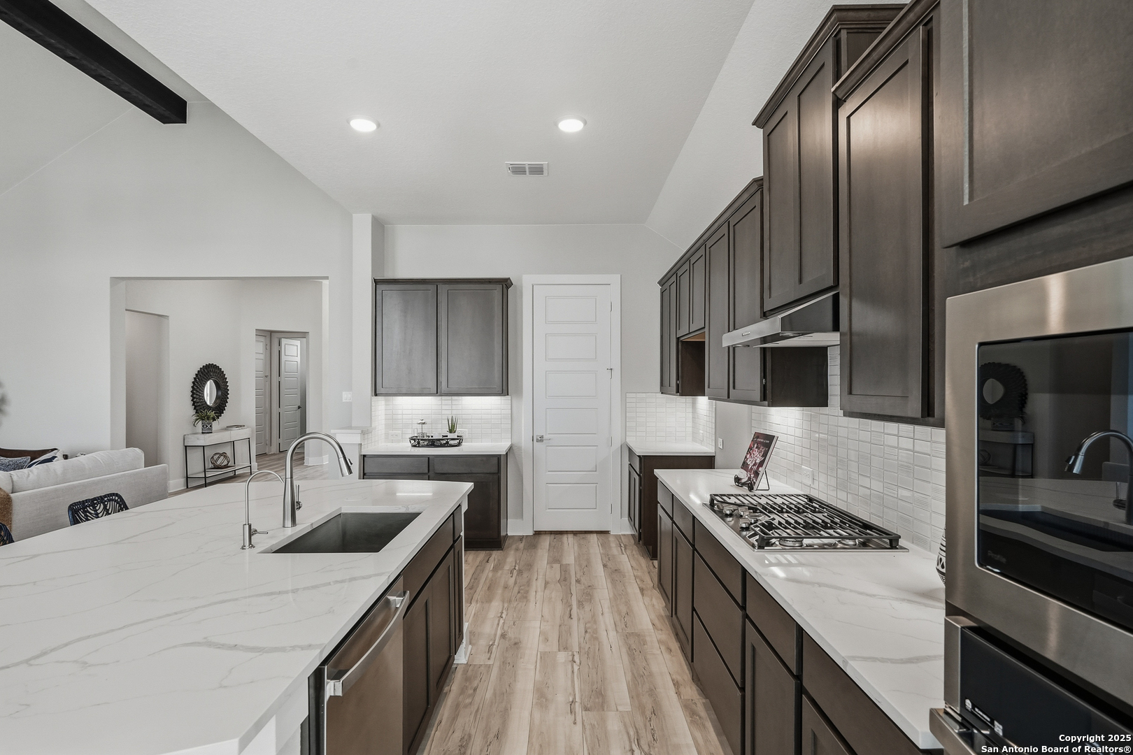 310 Vamanos Boerne TX 78006