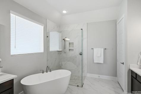 310 Vamanos Boerne TX 78006