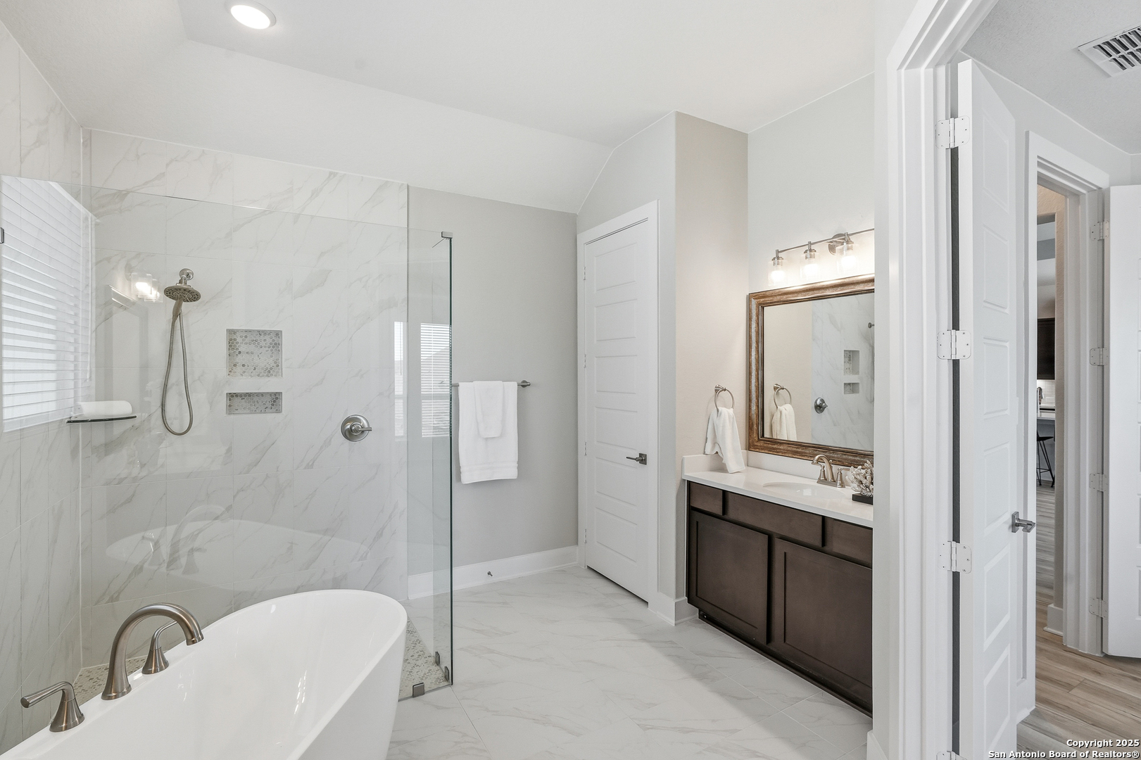 310 Vamanos Boerne TX 78006