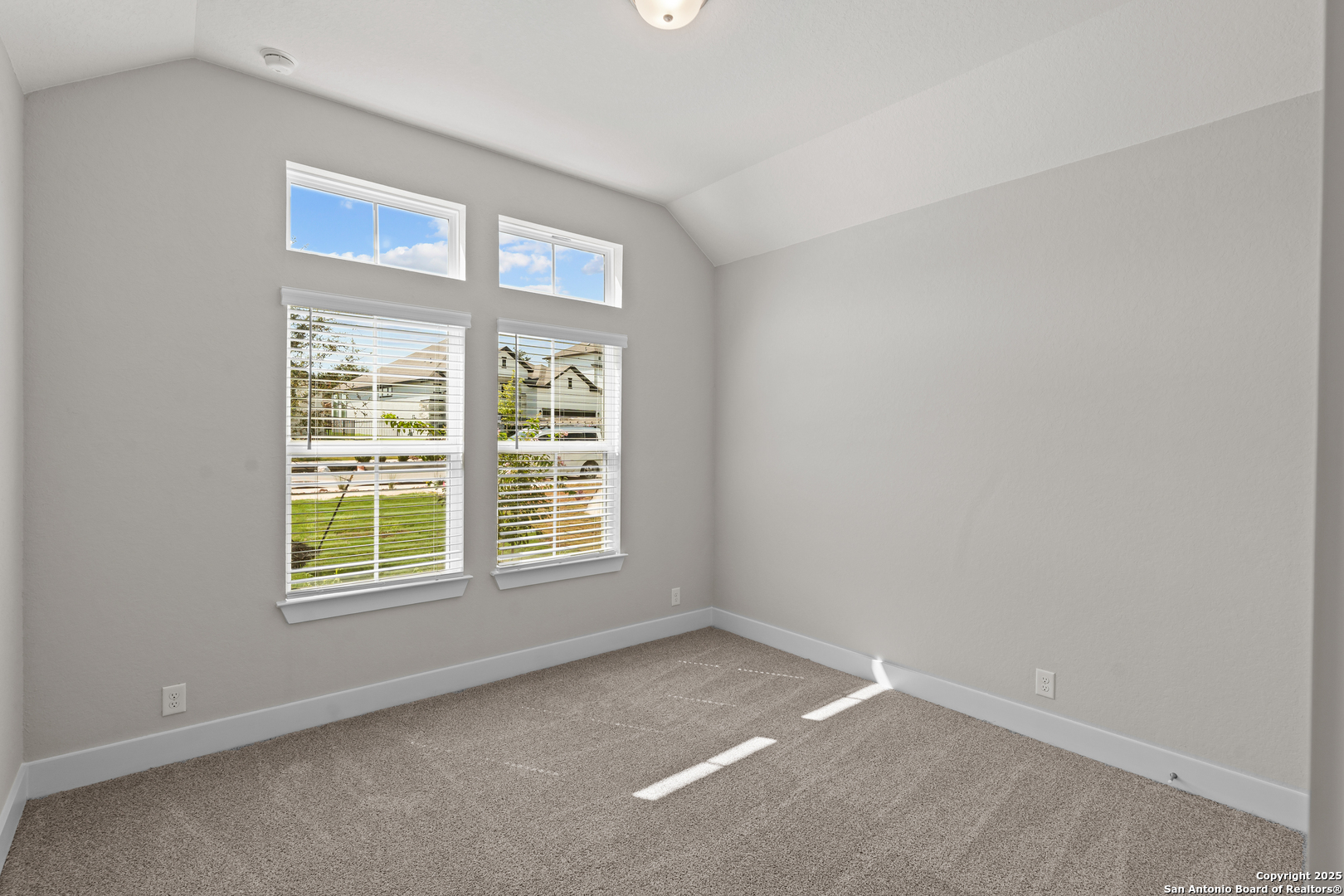 310 Vamanos Boerne TX 78006