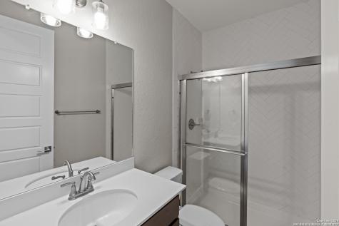 310 Vamanos Boerne TX 78006