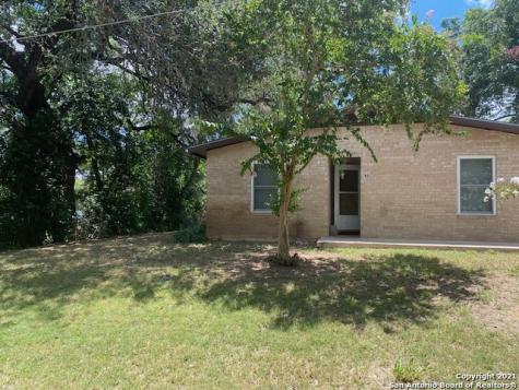 401 W Johnson Street Pleasanton TX 78064