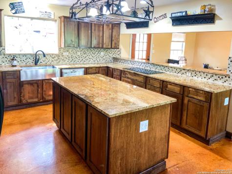 208 Scenic Mountain Drive Lakehills TX 78063