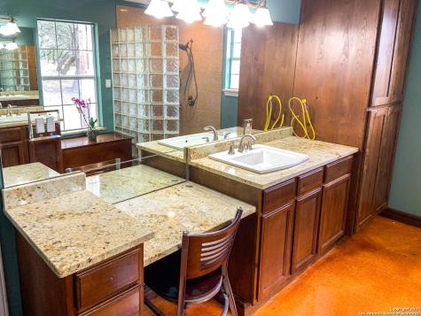 208 Scenic Mountain Drive Lakehills TX 78063
