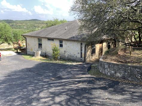 208 Scenic Mountain Drive Lakehills TX 78063