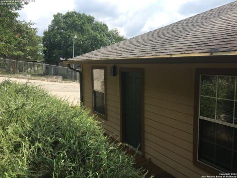 208 Scenic Mountain Drive Lakehills TX 78063