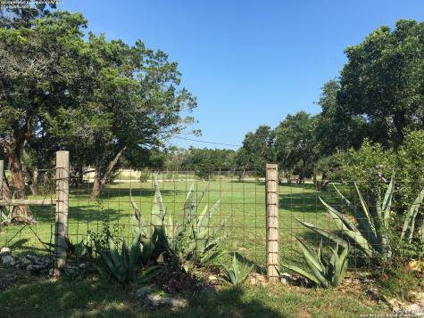 208 Scenic Mountain Drive Lakehills TX 78063