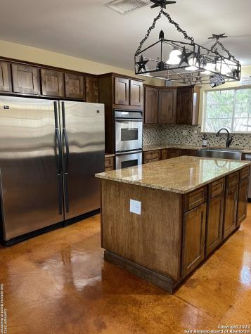 208 Scenic Mountain Drive Lakehills TX 78063