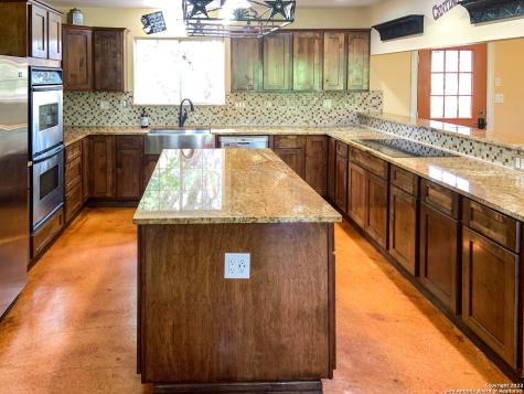 208 Scenic Mountain Drive Lakehills TX 78063
