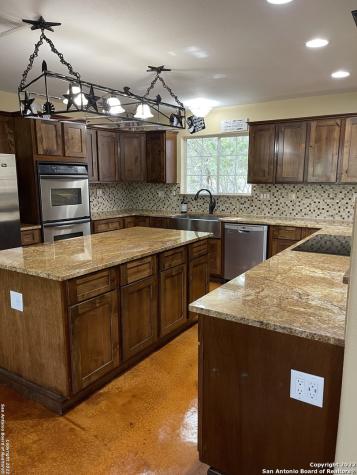 208 Scenic Mountain Drive Lakehills TX 78063