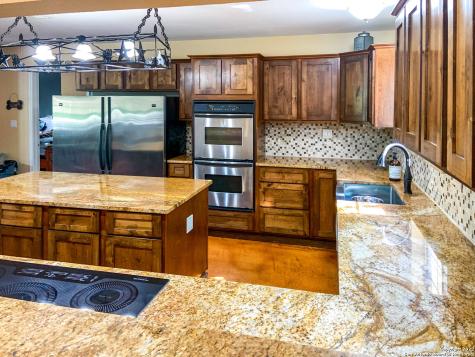 208 Scenic Mountain Drive Lakehills TX 78063