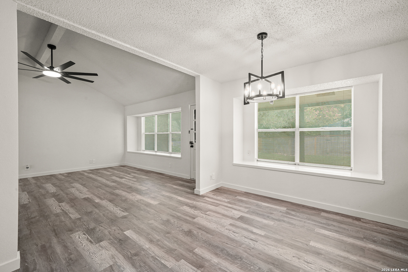 134 High Oak Universal City TX 78148