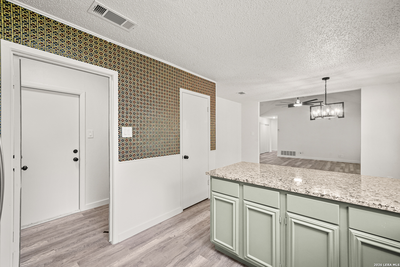 134 High Oak Universal City TX 78148