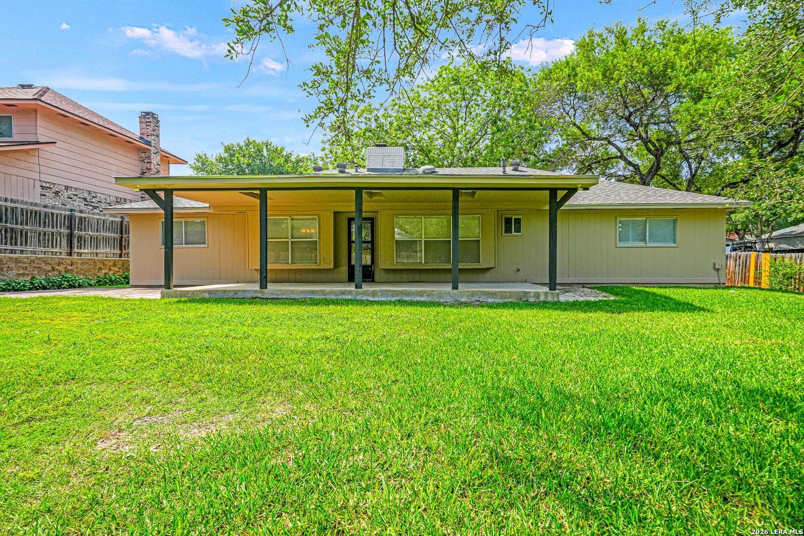 134 High Oak Universal City TX 78148