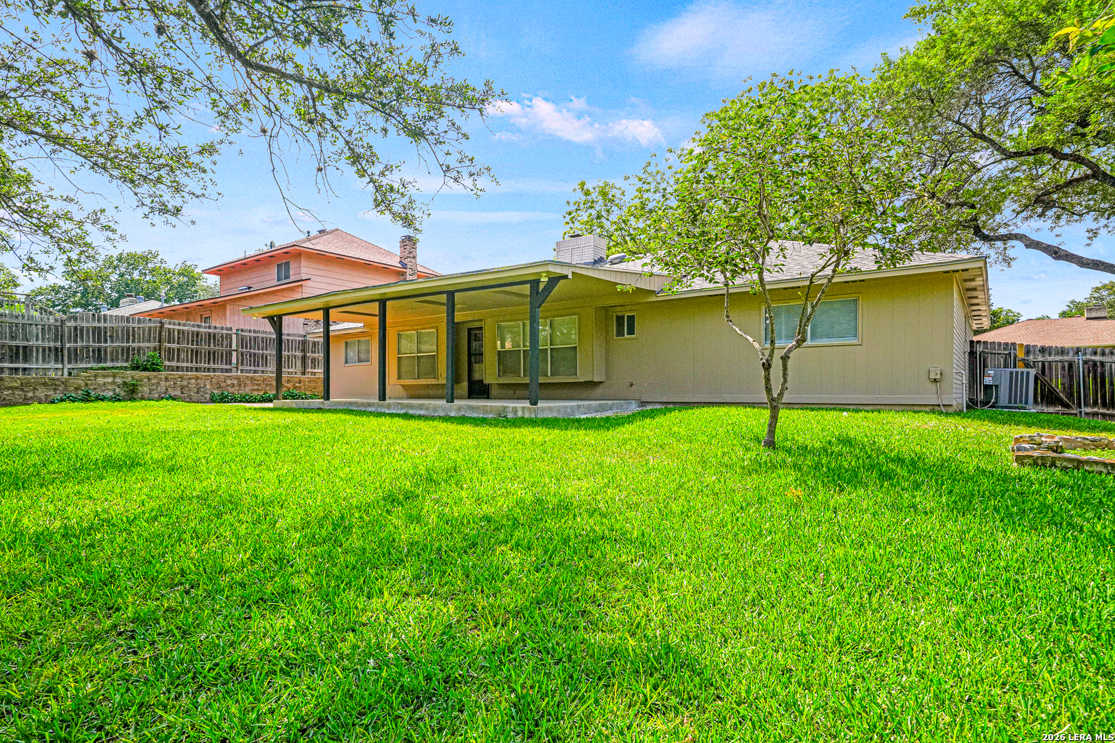 134 High Oak Universal City TX 78148