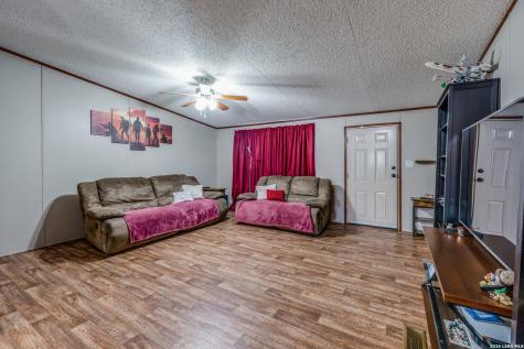 1824 Live Oak Drive Canyon Lake TX 78133