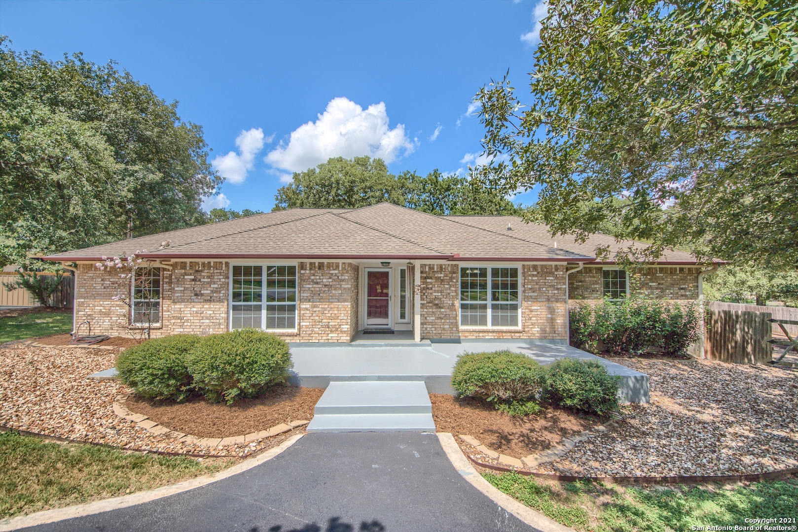 305 Forest Country Drive La Vernia TX 78121
