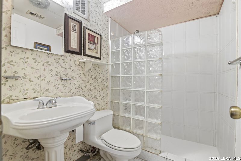 1366 W Villaret Boulevard San Antonio TX 78224