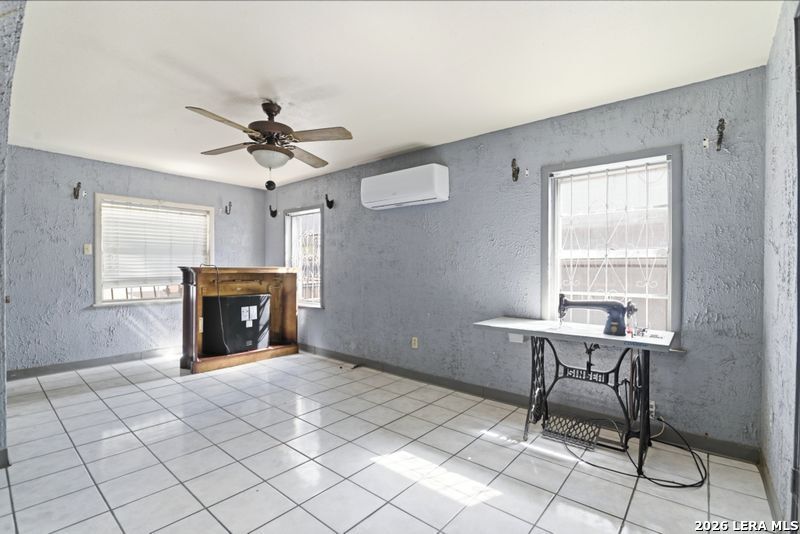 1366 W Villaret Boulevard San Antonio TX 78224