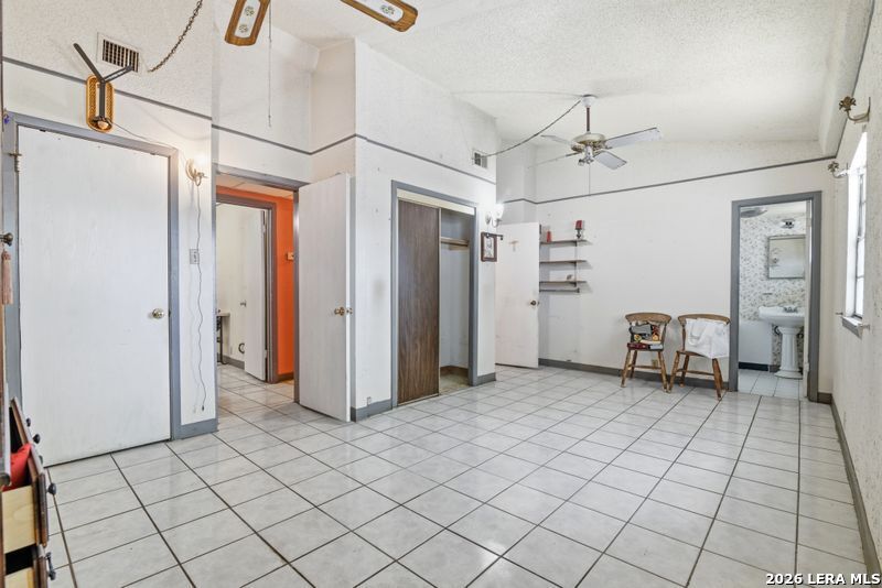 1366 W Villaret Boulevard San Antonio TX 78224