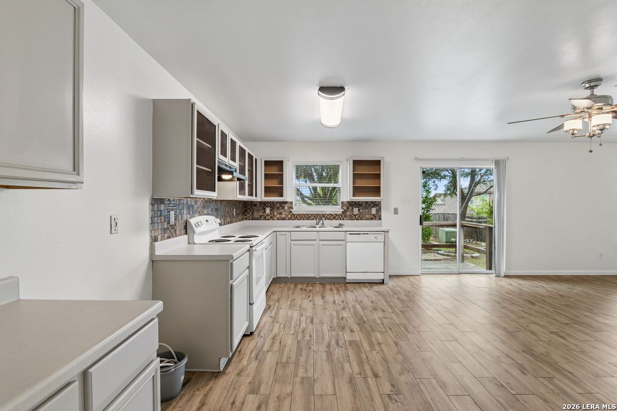 8807 Shaenwest San Antonio TX 78254