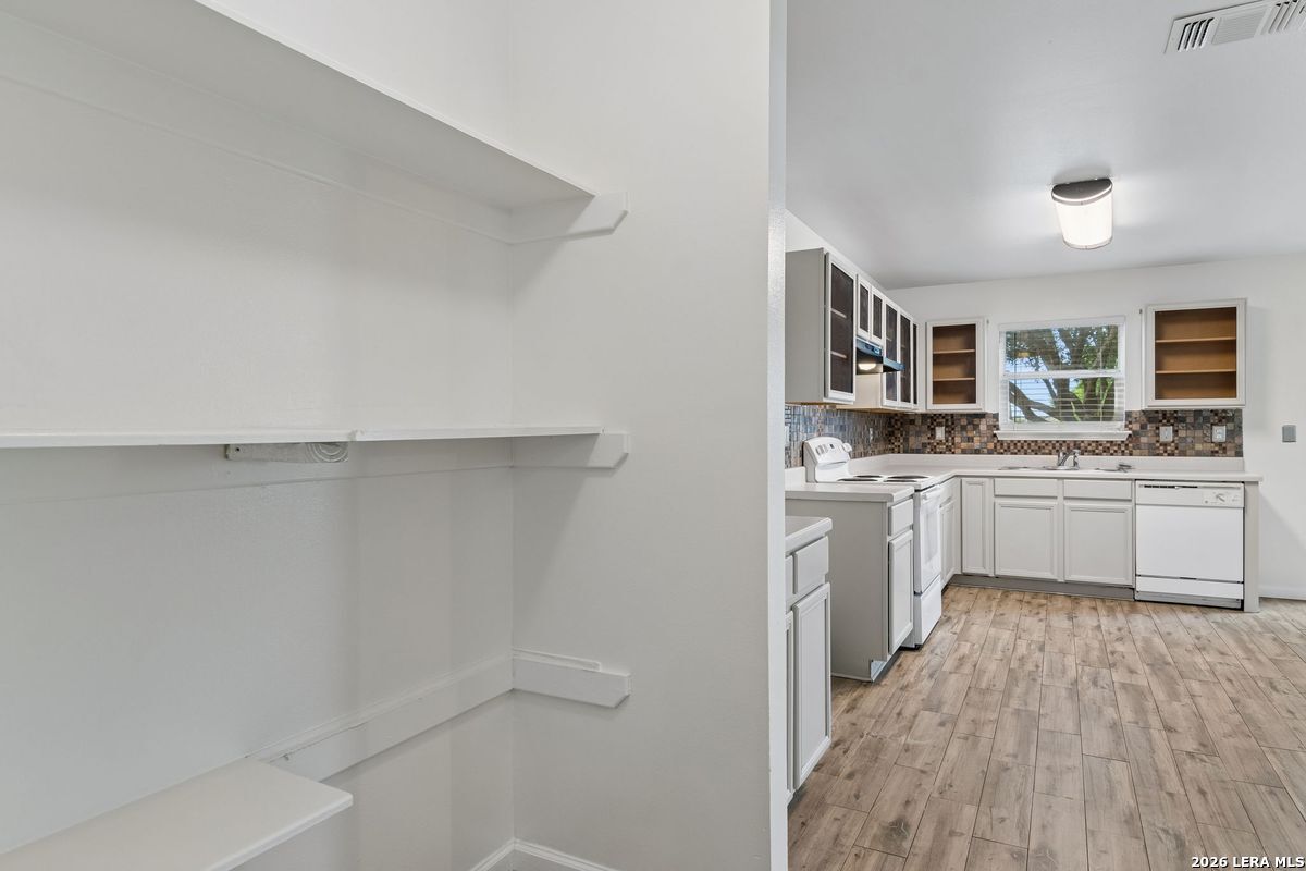 8807 Shaenwest San Antonio TX 78254