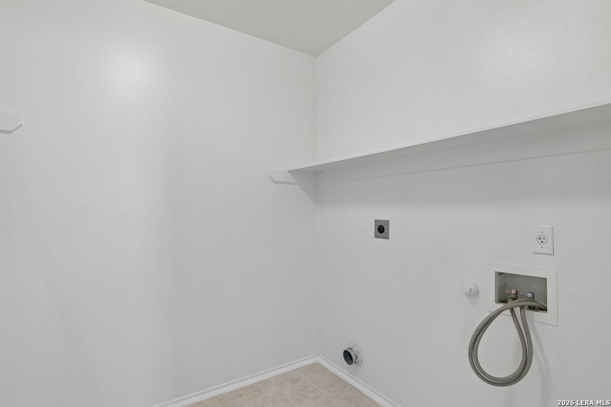 8807 Shaenwest San Antonio TX 78254