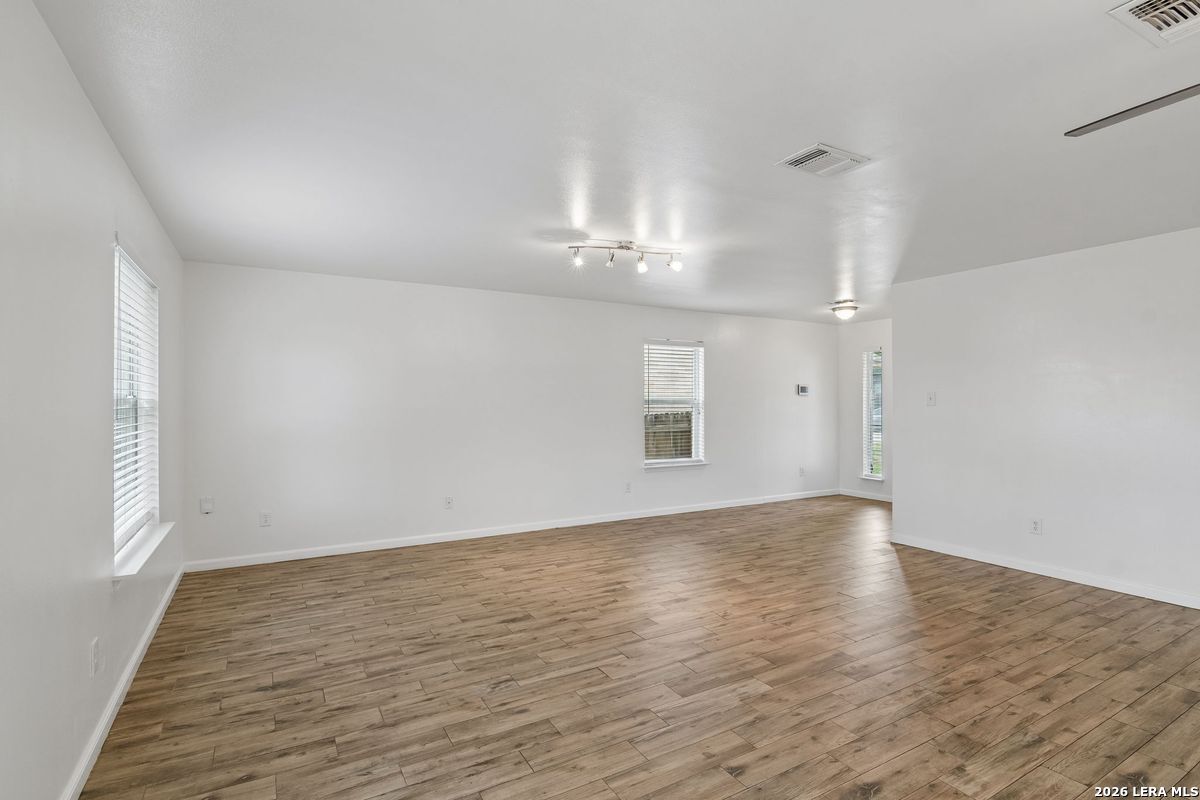 8807 Shaenwest San Antonio TX 78254