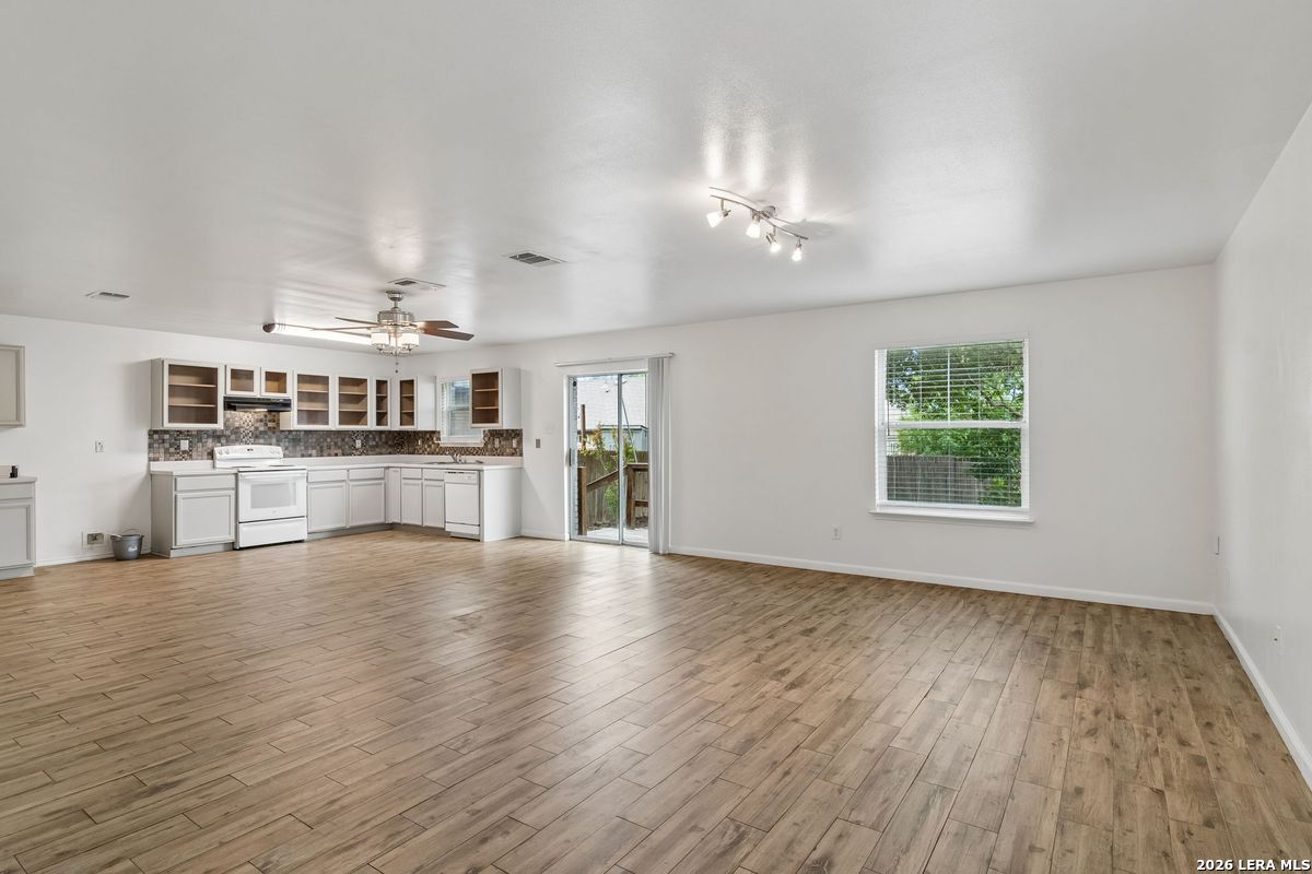 8807 Shaenwest San Antonio TX 78254