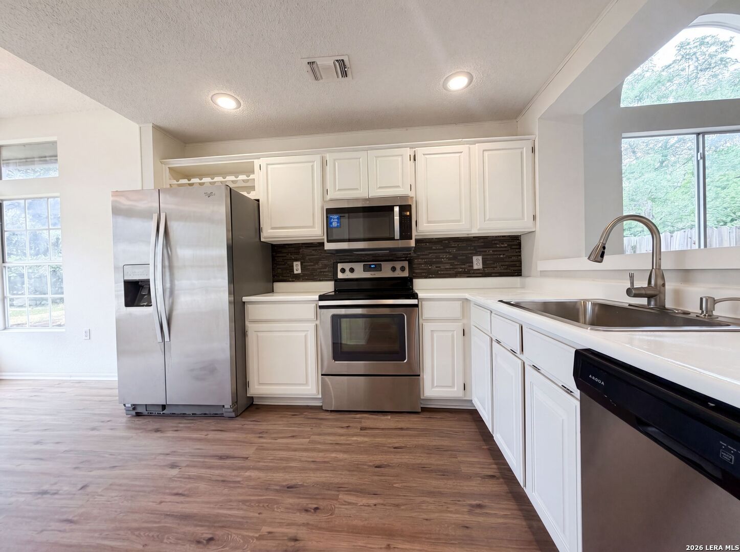 10842 Laurel Creek Converse TX 78109