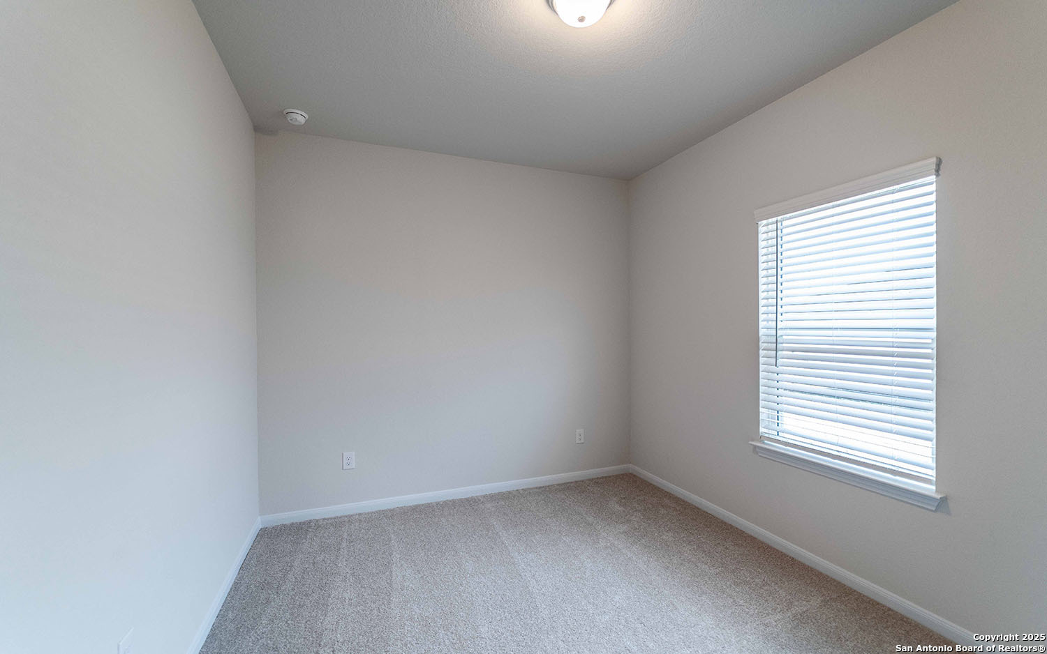 8908 Grey Elm Elmendorf TX 78112