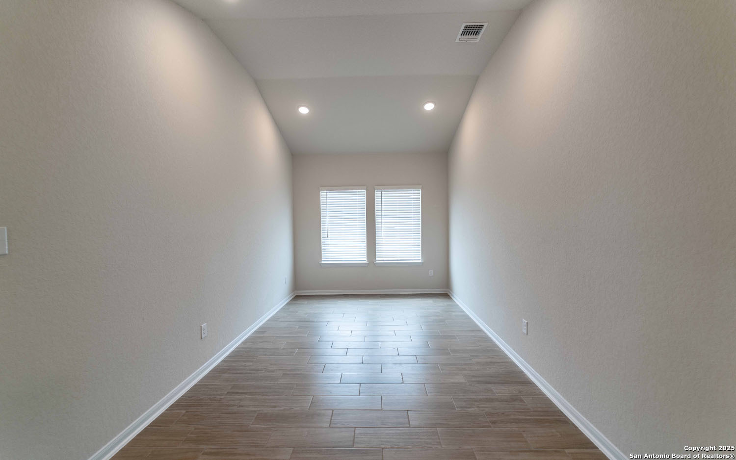 8908 Grey Elm Elmendorf TX 78112