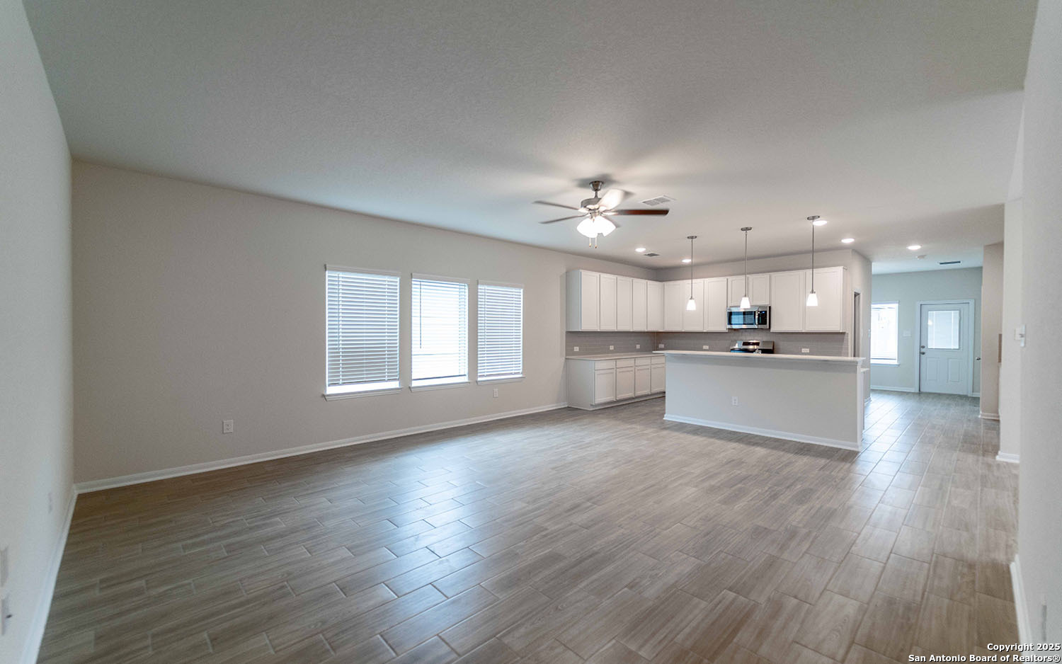 8908 Grey Elm Elmendorf TX 78112
