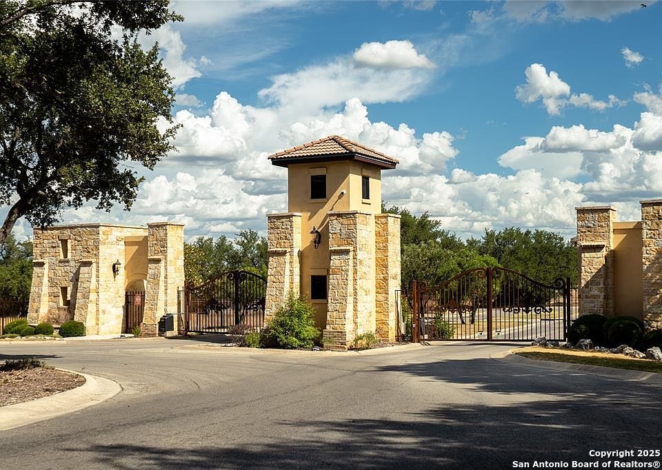 2542 George Pass Canyon Lake TX 78133