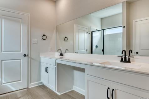 14232 Wolf View San Antonio TX 78252