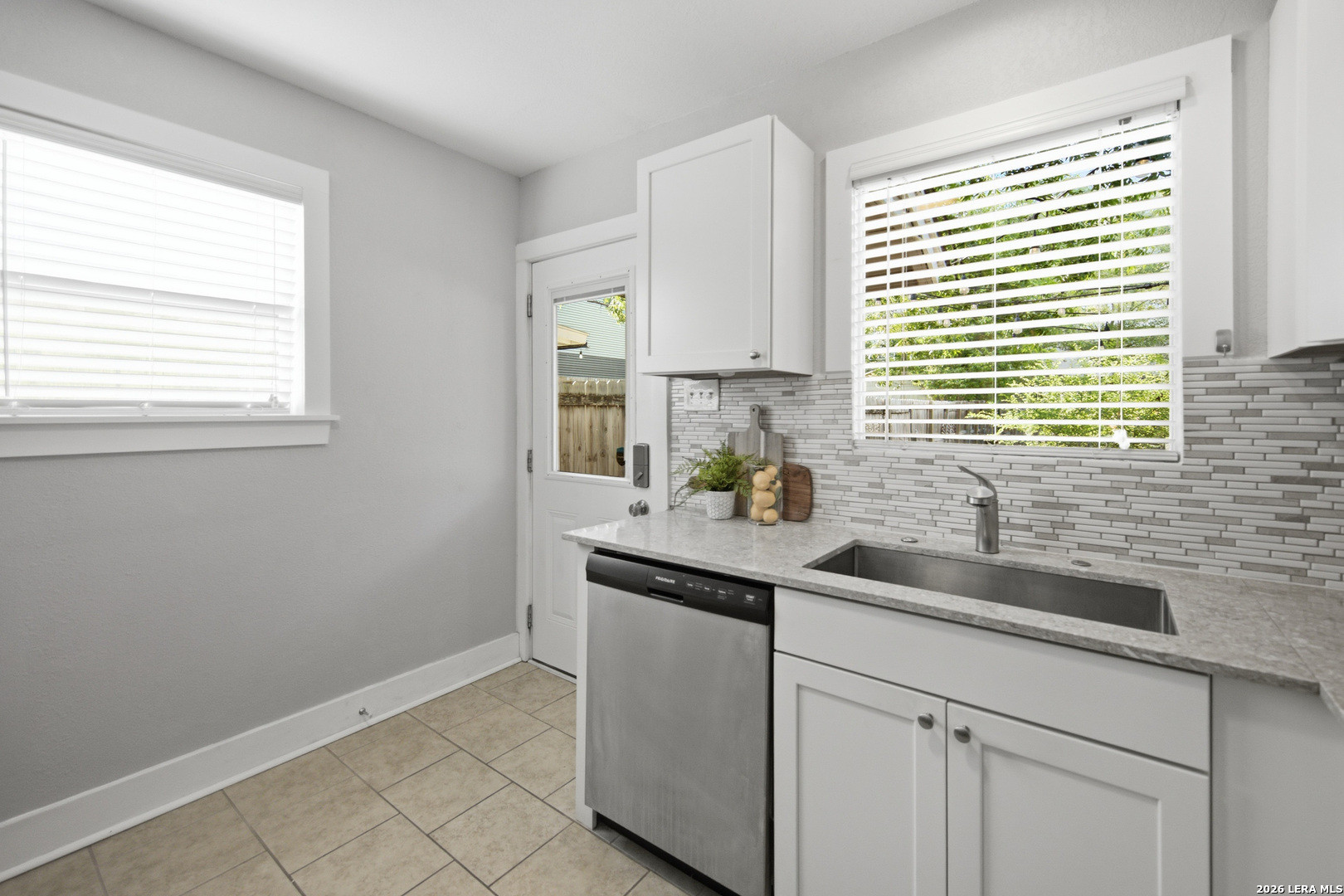 221 E French Place San Antonio TX 78212