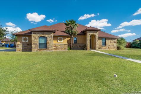 1758 Crooked Creek Pleasanton TX 78064